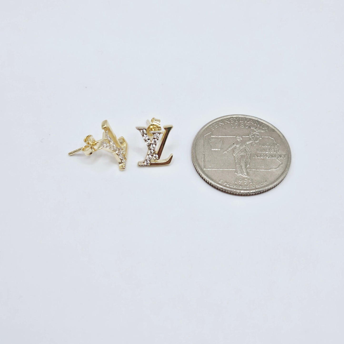 Aretes LV 14k