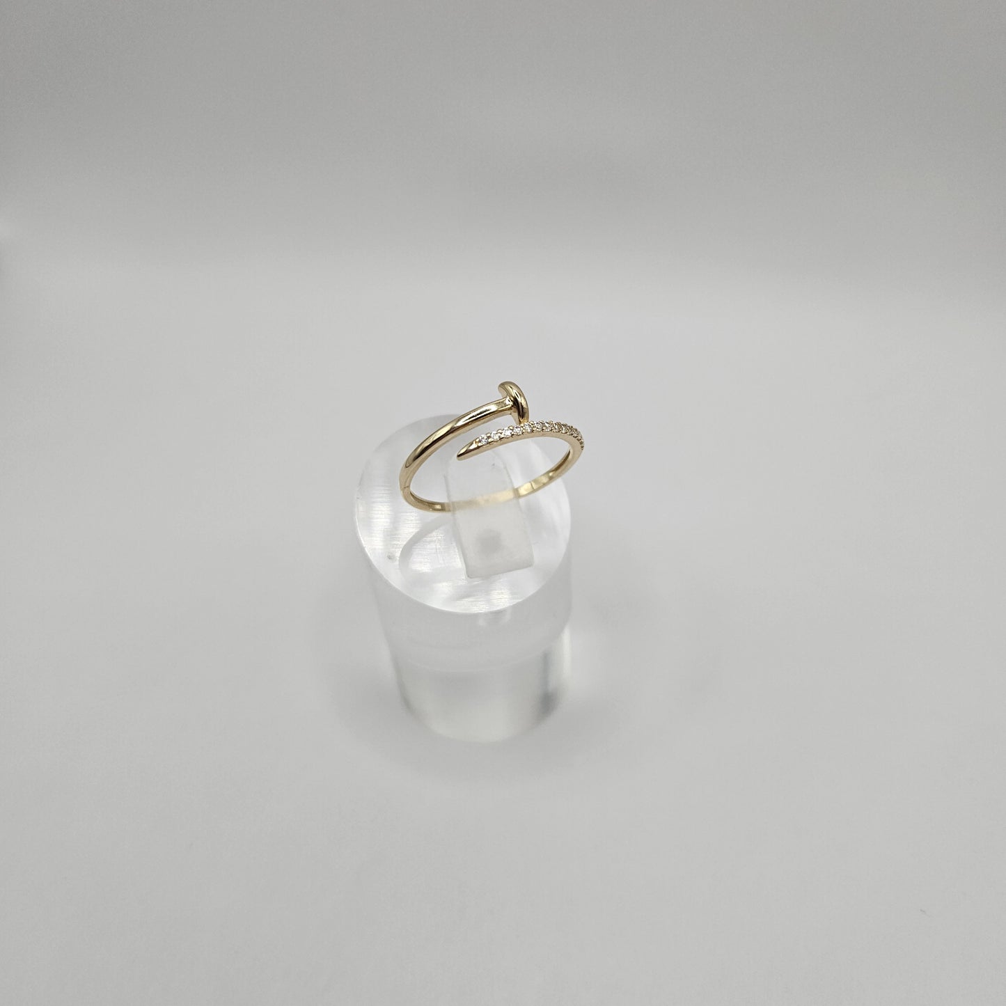 Anillo de clavo 10k