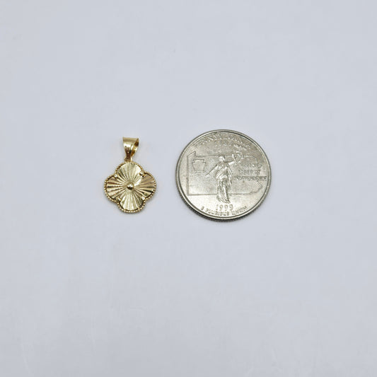 Pendiente trebol 14k