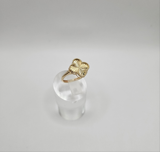 Anillo trebol dorado 14k